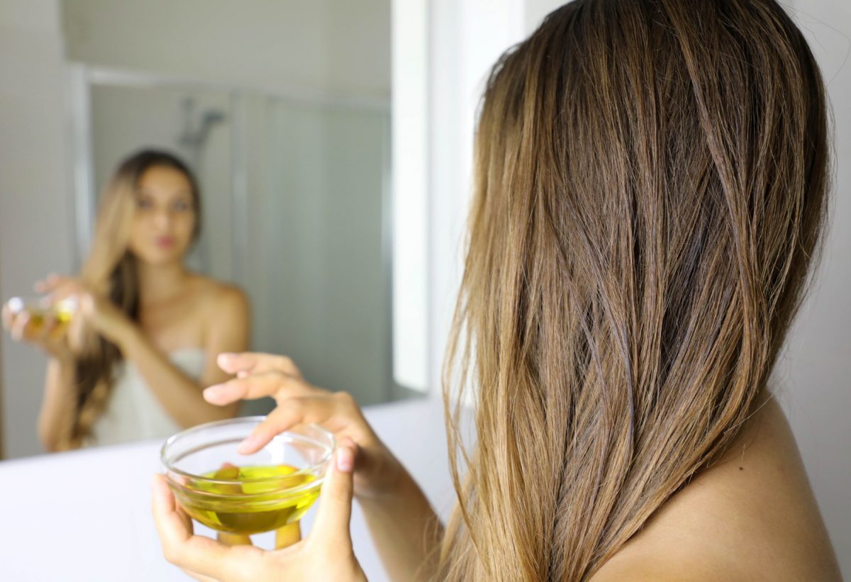 Olejowanie włosów – jak przeprowadzić zabieg w domu?