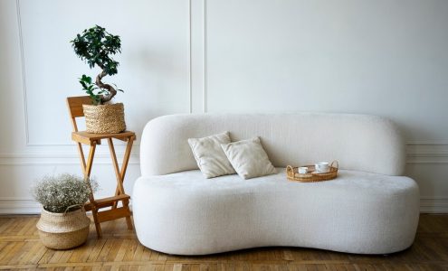 Jak wybrać sofę dwuosobową do małego mieszkania?