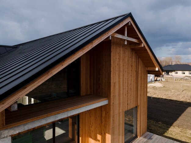 Jak wybrać idealne pokrycie dachowe dla twojego domu?